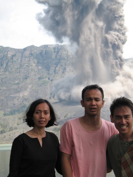 Mount Baru Jari eruption on Saturday, May 2, 2009, at 05: 00 am with Air Asia Group, Mount Rinjani package 5 day 4 night