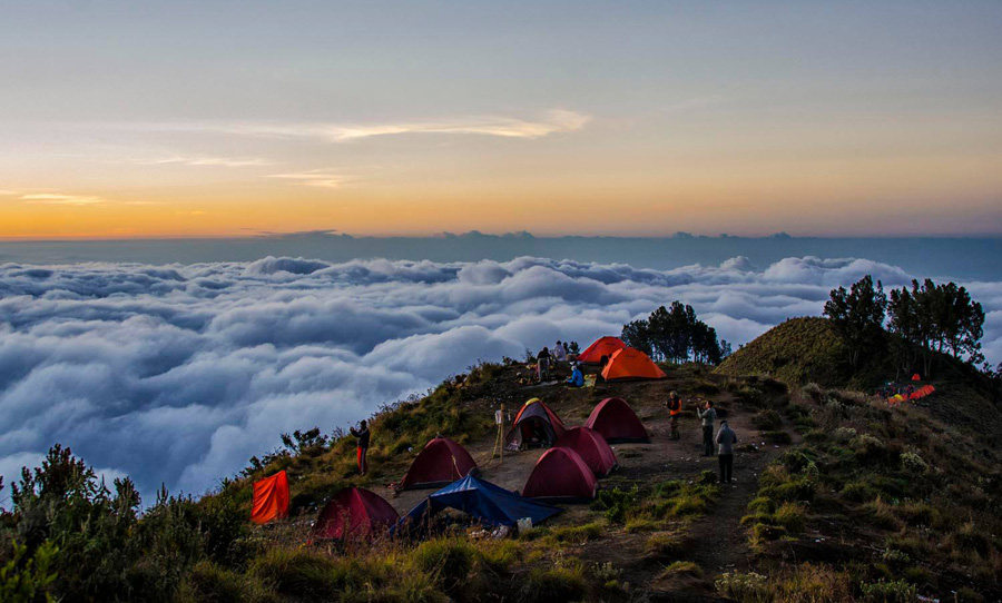 Plawangan Sembalun Carter Rim an altitude 2639m of Mount Rinjani