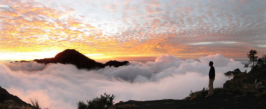 Plawangan Sembalun Crater Rim an altitude 2639 meter of mount Rinjani