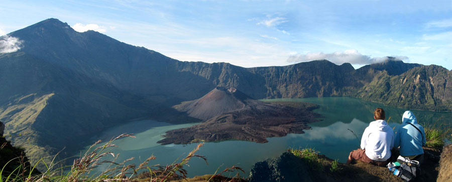 Kawah Plawangan Senaru ketinggian 2641 meter Taman Nasional Gunung Rinjani