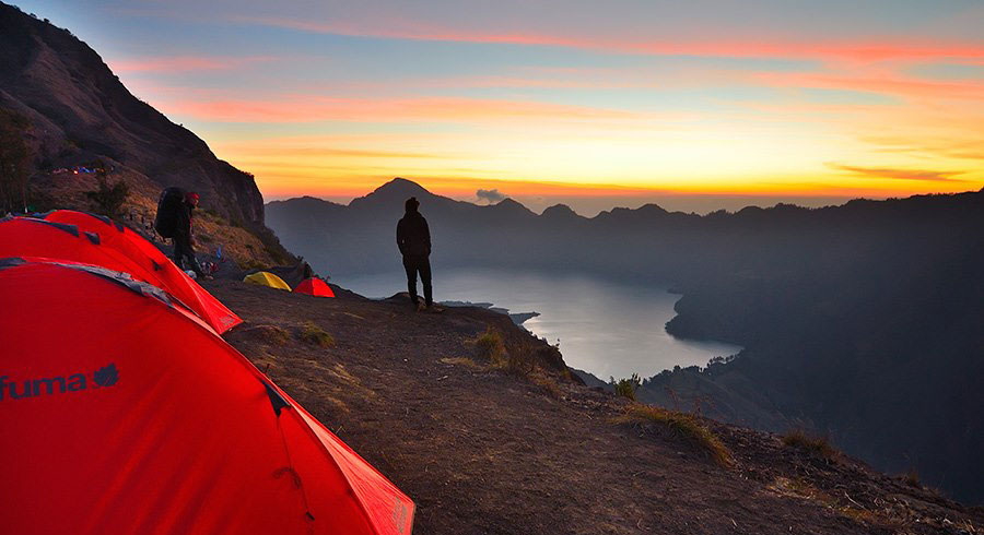 Paket mendaki gunung Rinjani 3 Hari 2 Malam pendakian dari Sembalun Lawang